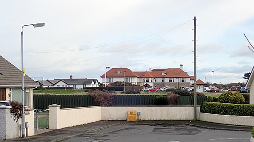 Club House of the Royal County Down Golf Club by Eric Jones, CC BY-SA 2.0 